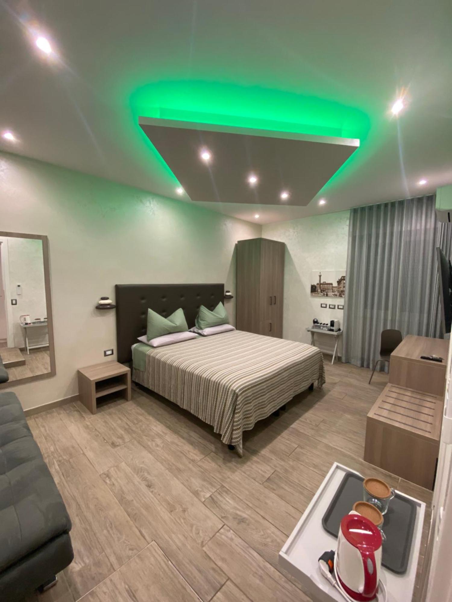 Bed and Breakfast Domus Cinecitta Rom Exterior foto